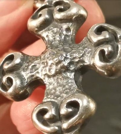 画像10: Quarter 4 Heart Chiseled Short Cross With H.W.O Pendant