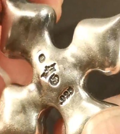 画像14: Quarter 4 Heart Chiseled Short Cross With H.W.O Pendant