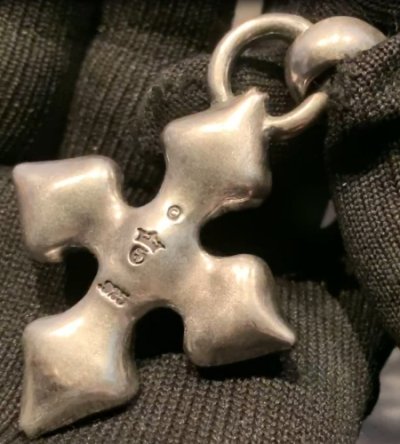 画像13: Quarter 4 Heart Chiseled Short Cross With H.W.O Pendant