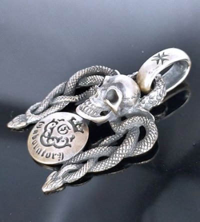 画像5: Skull On Snake Buckle With Atelier Mark Button Pendant