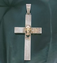 10K Gold Skull On Plain Cross Pendant (Half)
