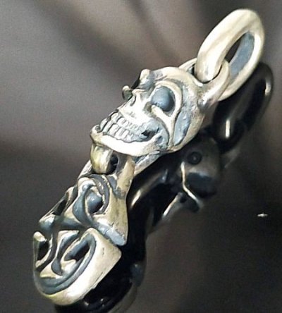 画像3: Quarter Skull With Quarter Sculpted Oval Pendant