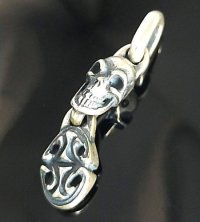 Quarter Skull With Quarter Sculpted Oval Pendant