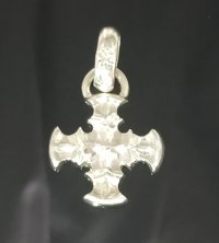 1/16 Battle-Ax Short Cross With H.W.O Pendant (Platinum Finish)
