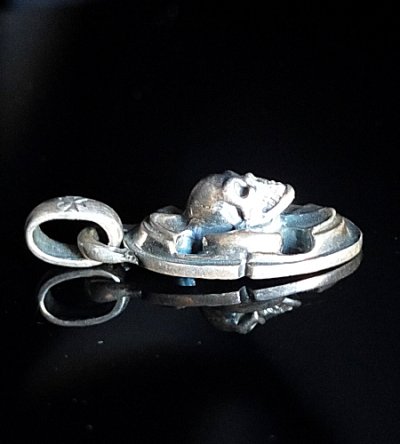 画像4: Quarter Battle Ax On Skull With H.W.O Pendant