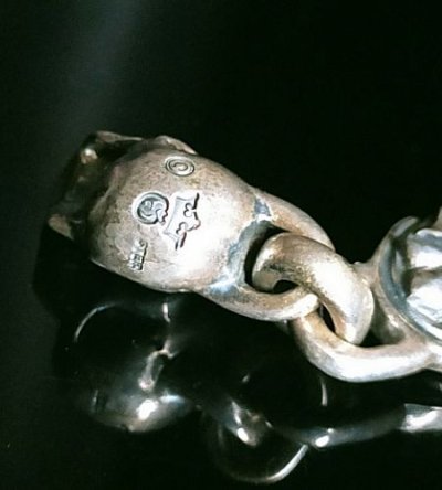 画像9: Both Side Classic Cross Oval With Single Skull Pendant