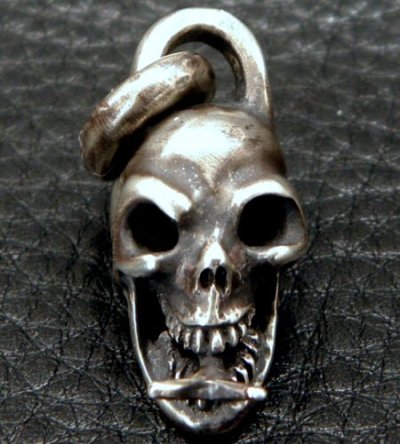 画像11: Single Skull With Snake Tongue Pendant
