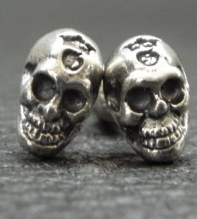画像11: T-bar skull pierce With G&Crown stamp