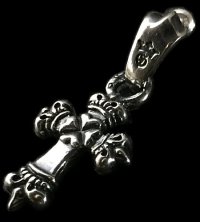 G&Crown Chevron Bail With 1/64 4Heart Crown Cross Pierce