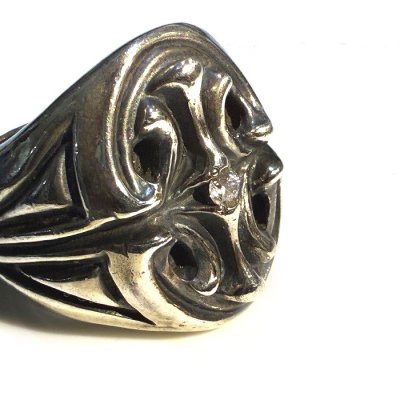 画像2: Sculpted Oval Signet Ring With CZ Diamond