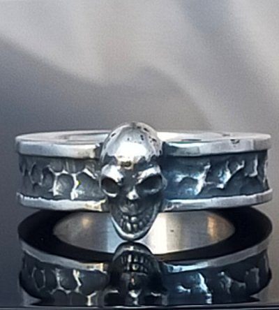 画像6: Twelve Small Skull On 7.5mm Wide Side Flat Chiseled Reel Ring