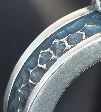 画像13: Twelve Small Skull On 7.5mm Wide Side Flat Chiseled Reel Ring