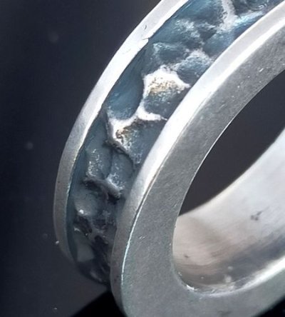 画像10: Twelve Small Skull On 7.5mm Wide Side Flat Chiseled Reel Ring