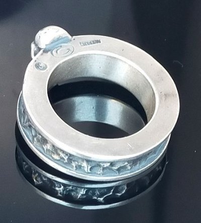 画像3: Twelve Small Skull On 7.5mm Wide Side Flat Chiseled Reel Ring