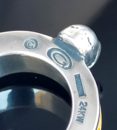 画像8: Pure Gold Wrap Twelve Small Skull On 7.5mm Wide Side Flat Chiseled Reel Ring