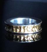 Pure Gold Wrap 7 x 5mm Wide Bolo Neck Chiseled Reel Ring