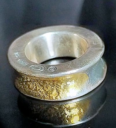 画像1: Smooth & Pure Gold Wrap Mini Textured 10 x 6mm Wide Bolo Neck Reel Ring
