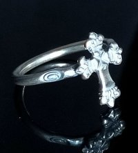 1/128 4Heart Crown Long Cross Ring