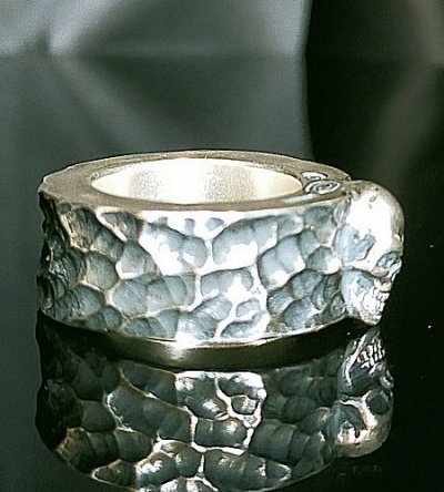 画像3: Twelve Small Skull On 11mm Wide Side Flat Chiseled Ring Bold