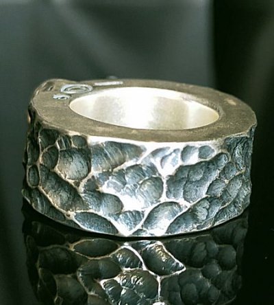 画像4: Twelve Small Skull On 11mm Wide Side Flat Chiseled Ring Bold