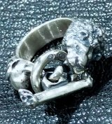 Lion With Skull Triangle Wire O-ring & T-bar Ring
