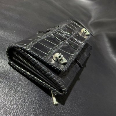 画像4: Crocodile W-Spine Tail All Gusset Wallet With Skull Button