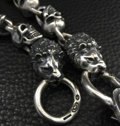 画像10: Skull On Crown Sculpted Oval Keeper With 2Lions & 13Skull Links Wallet Chain