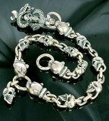 Skull On Snake Keeper With 4 Boat Neck Panther &8 Skulls Small Oval Links Wallet Chain