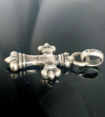 画像4: 1/8 4Heart Crown Long Cross With Super CZ DIamond Pendant