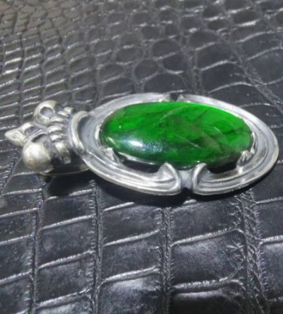 画像5: Flashing Fire Green Labradorite With Crown On Sculpted Oval Pendant
