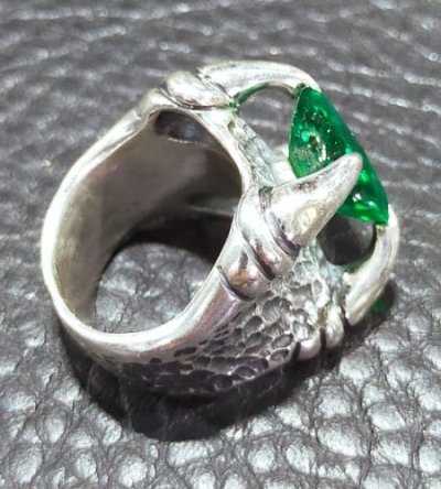 画像8: 8.09Ct Rectangle Green Emerald Predator Ring