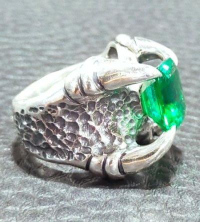画像7: 8.09Ct Rectangle Green Emerald Predator Ring