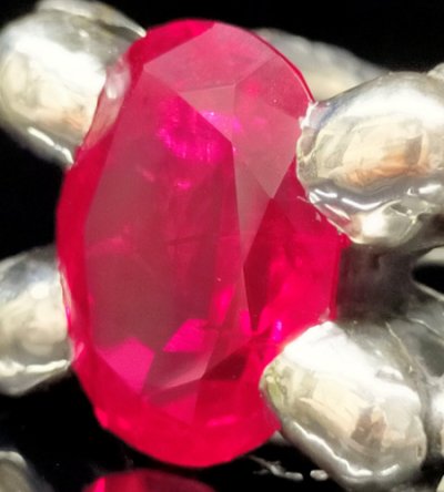 画像12: Ruby Chiseled Infinity Ring