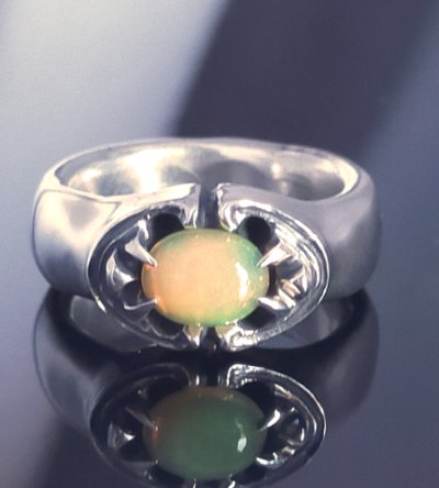 画像1: Opal On Sculpted Oval Zaza Ring