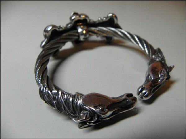 画像3: Skull On 4Heart Crown With Horse Wire Bangle (3)