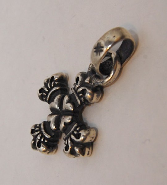画像3: One Eighth 4 Heart Crown Short Cross With H.W.O Pendant (3)