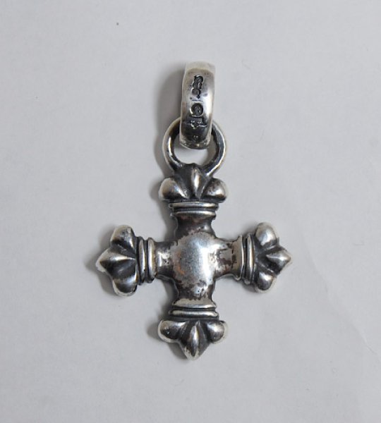 画像4: One Eighth 4 Heart Crown Short Cross With H.W.O Pendant (4)