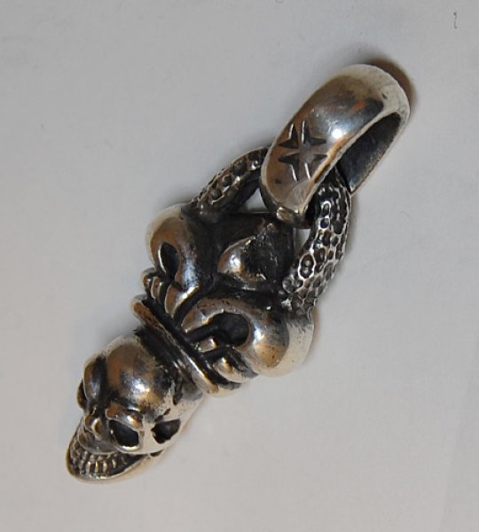 画像3: Skull Crown With Chiseled Loop & H.W.O Pendant (3)