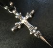 画像4: 3 Skulls On 4 Heart Crown Long Cross Double Face Dagger With Braid Leather Necklace (4)