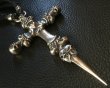 画像9: 3 Skulls On 4 Heart Crown Long Cross Double Face Dagger With Braid Leather Necklace (9)
