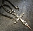 画像3: 3 Skulls On 4 Heart Crown Long Cross Double Face Dagger With Braid Leather Necklace (3)