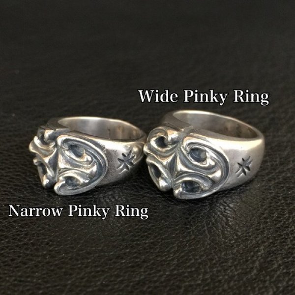 画像1: Sculpted Oval Narrow Pinky Ring & Sculpted Oval Wide Pinky Ring (1)