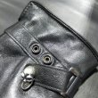 画像3: Single Skull Button Ram Skin Gloves (3)