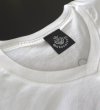 画像2: Atelier mark V-neck T-Shirt [White] (2)