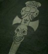 画像3: Gaboratory Triple Skull Dagger With Crown 10.2oz Heavy Weight T-shirt [Black/Black] (3)