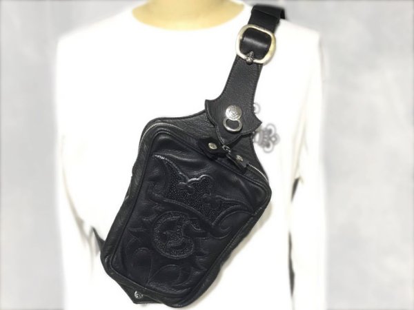 画像1: Gaboratory G&Crown Stingray Tribal Shoulder Bag (1)