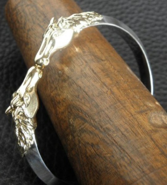 画像6: 18k Gold Half Horse Triangle Wire Bangle (6)