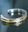 画像2: Pure Gold Wrap 7.5 x 4.5mm Wide Side Flat Chiseled Reel Bangle (2)