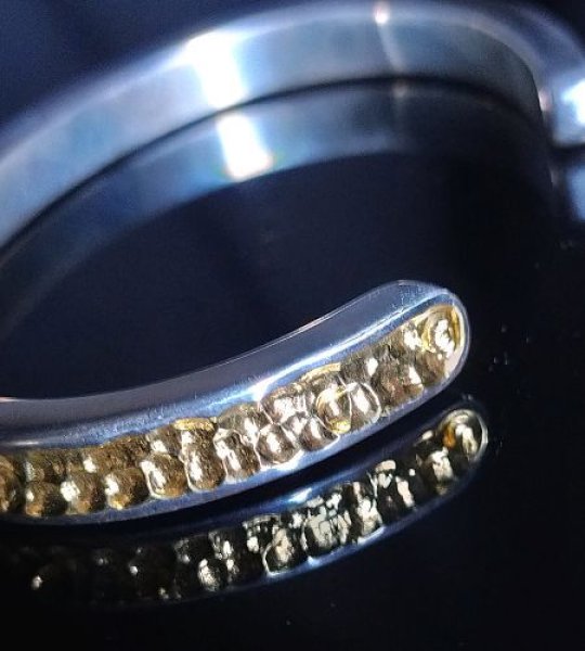 画像5: Pure Gold Wrap 7 x 4mm Wide Side Flat Chiseled Reel Bangle (5)