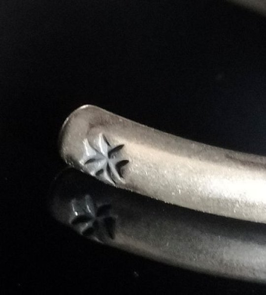 画像8: Trident & G Stamp On Round Bar Bangle (4.5mm) (8)